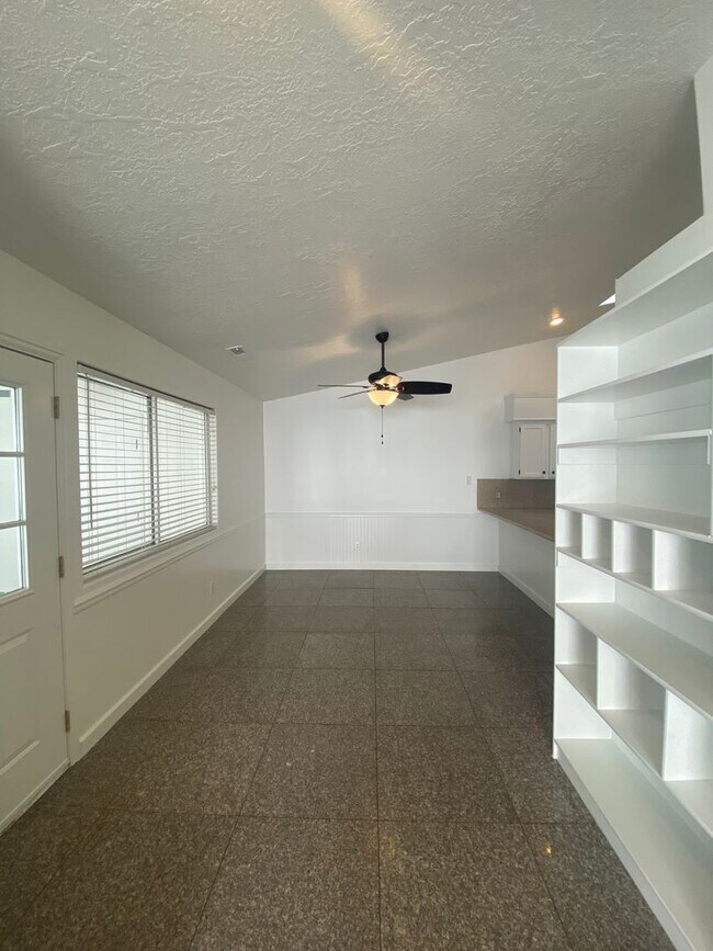 Foto del edificio - Check out the video link!!- QUIET, CLEAN, ...