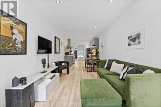 Building Photo - 28 Minto St