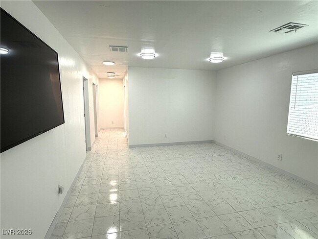 Building Photo - 3924 Mount Charleston Dr