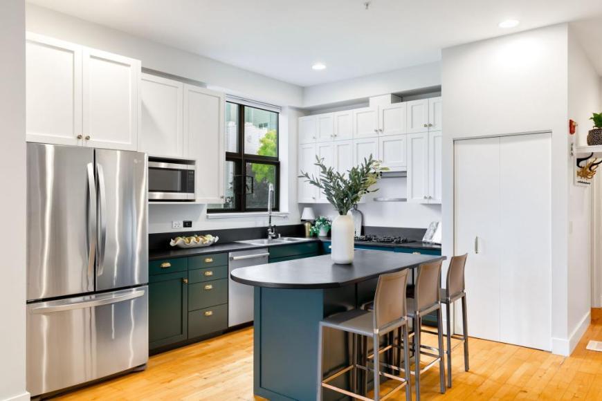 Primary Photo - 2 bedroom in Seattle WA 98122