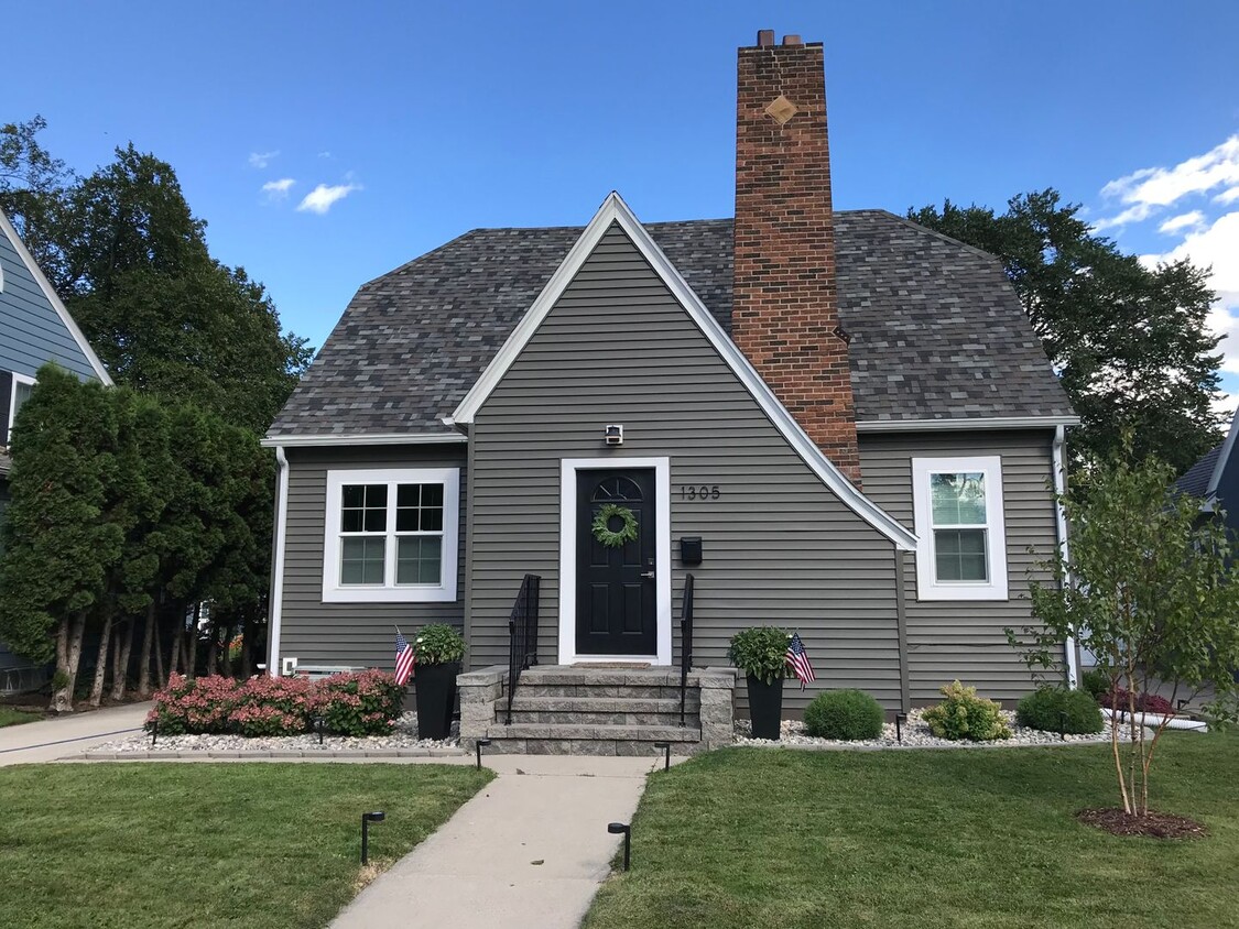 Primary Photo - Beautiful 4 Bed 3 Bath Home for Rent! Grea...