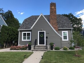Building Photo - 1305 Chestnut St