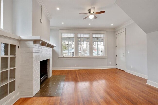Building Photo - 1161 Monroe Dr NE