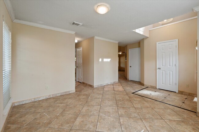 Foto del edificio - 3708 Nutwood Ln