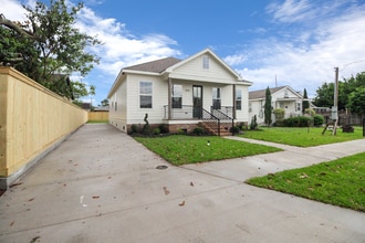 Building Photo - 820 Calvert St