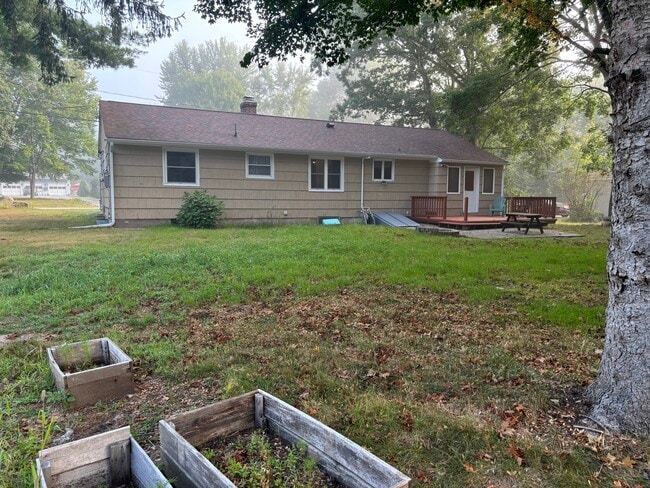 Building Photo - 19 Larrow Dr