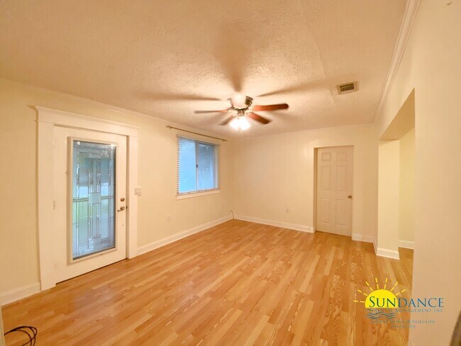 Foto del edificio - Adorable Updated Home In Fort Walton Beach