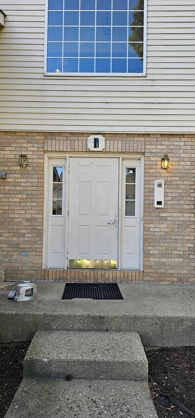 Primary Photo - 1 Acorn Ln