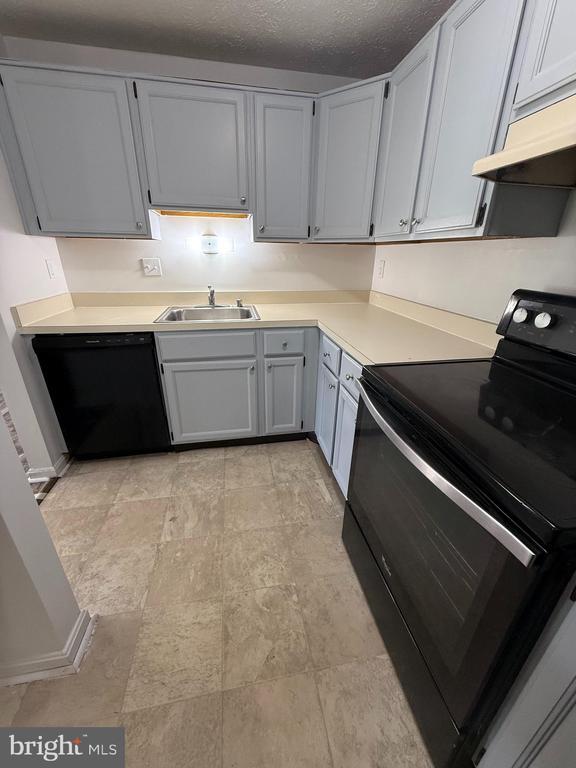 Foto del edificio - 2125 Wainwright Ct