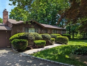 Building Photo - 1040 Daniels Farm Rd