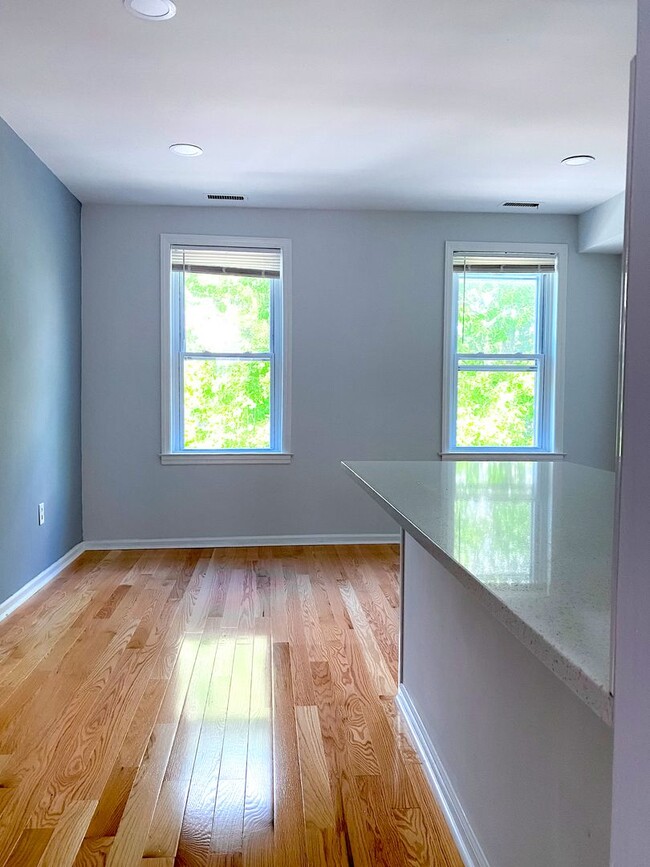 Photo - 2216 Summer St Apartment