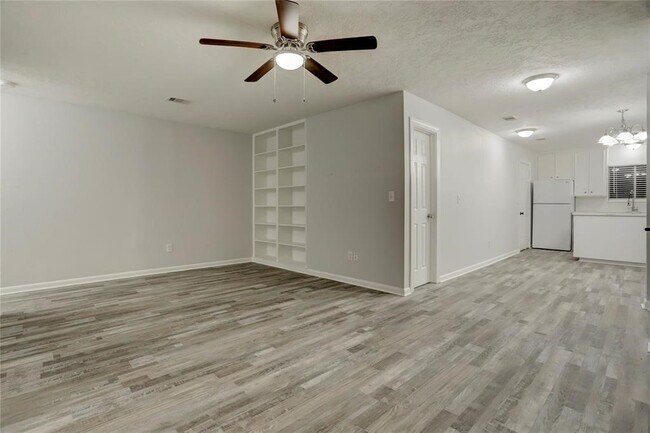 Foto del edificio - 1901 Bahama Dr