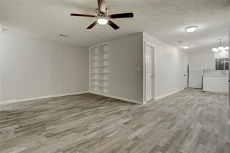 Building Photo - 1901 Bahama Dr