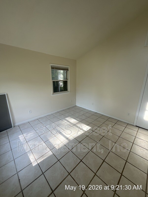 Foto del edificio - 324 S Magnolia Ave