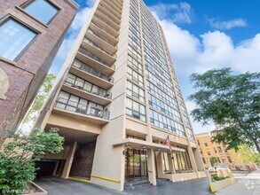 Building Photo - 1540 N La Salle Dr