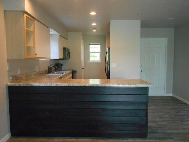 Building Photo - 2 bedroom 2 bath Walk In Apartment Branson...