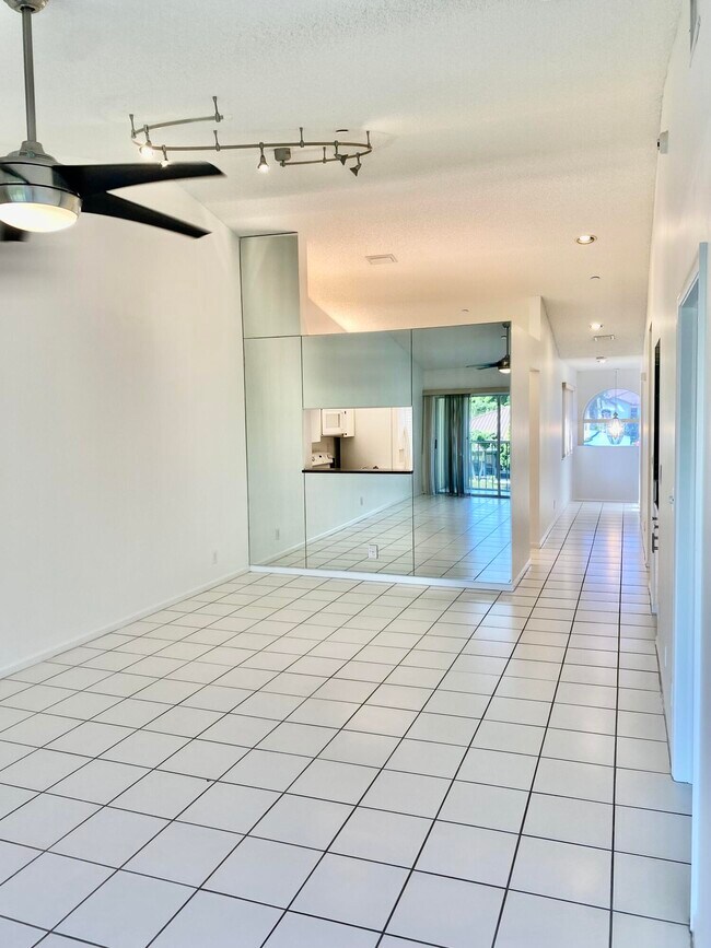 Foto del edificio - 460 NW 67th St