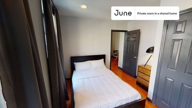 Building Photo - Room in Shared 3 bed/1 bath home