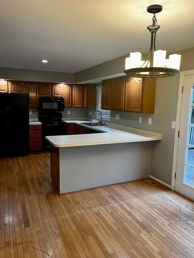 Building Photo - 3542 Winthrop Dr