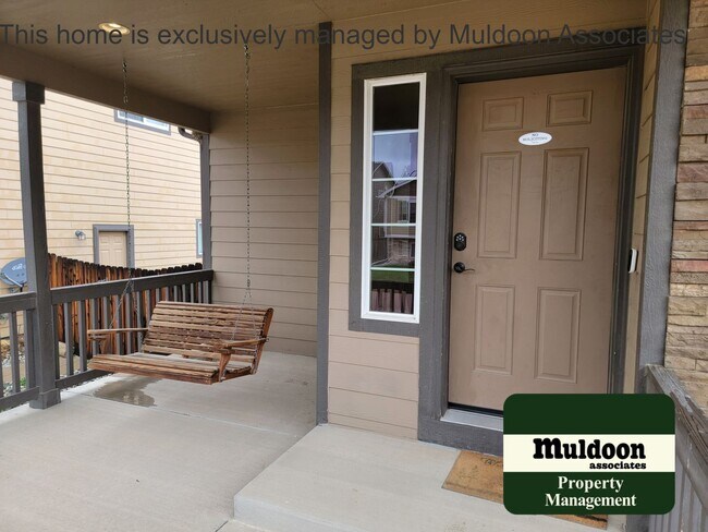 Foto del edificio - ? Bright & Spacious 3-Bedroom Home w/ 3-Car Garage