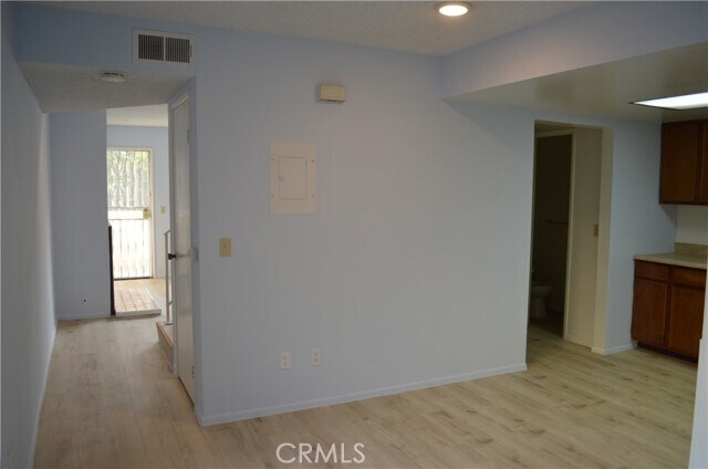 Building Photo - 335 S New Ave