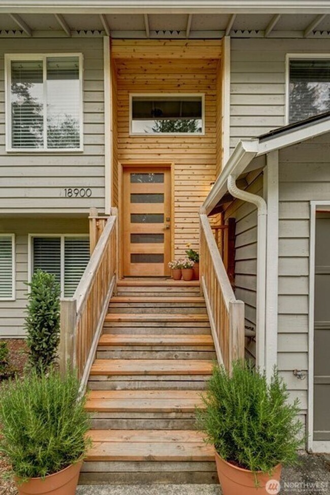 Foto del edificio - Stunning 4BR/2.5BA Home in Lake Forest Park ?