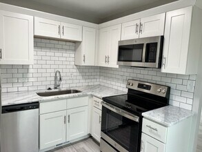 Building Photo - 4808 Hoyle Dr
