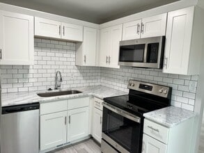 Building Photo - 4808 Hoyle Dr