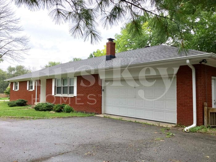 Primary Photo - 201 East Sumner Avenue