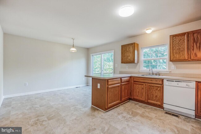 Building Photo - 3808 5th St