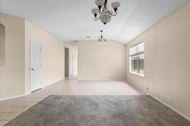 Building Photo - 3300 Creekwood Dr