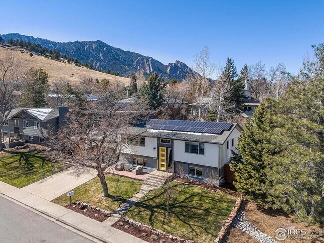 Foto del edificio - 5 Bed 3 Bath Home in South Boulder W/Solar.