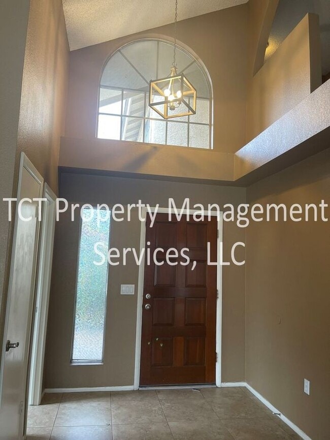 Foto del edificio - Spacious 3 Bedroom on Cul-de-Sac!