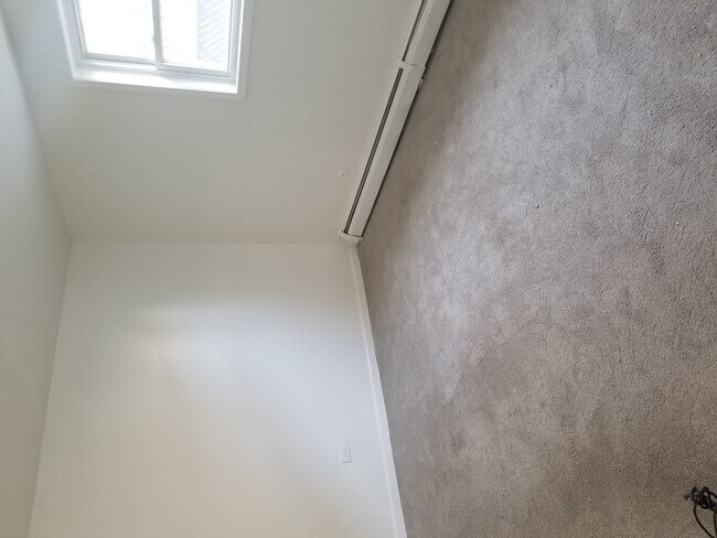 Building Photo - 1609 Downs Dr