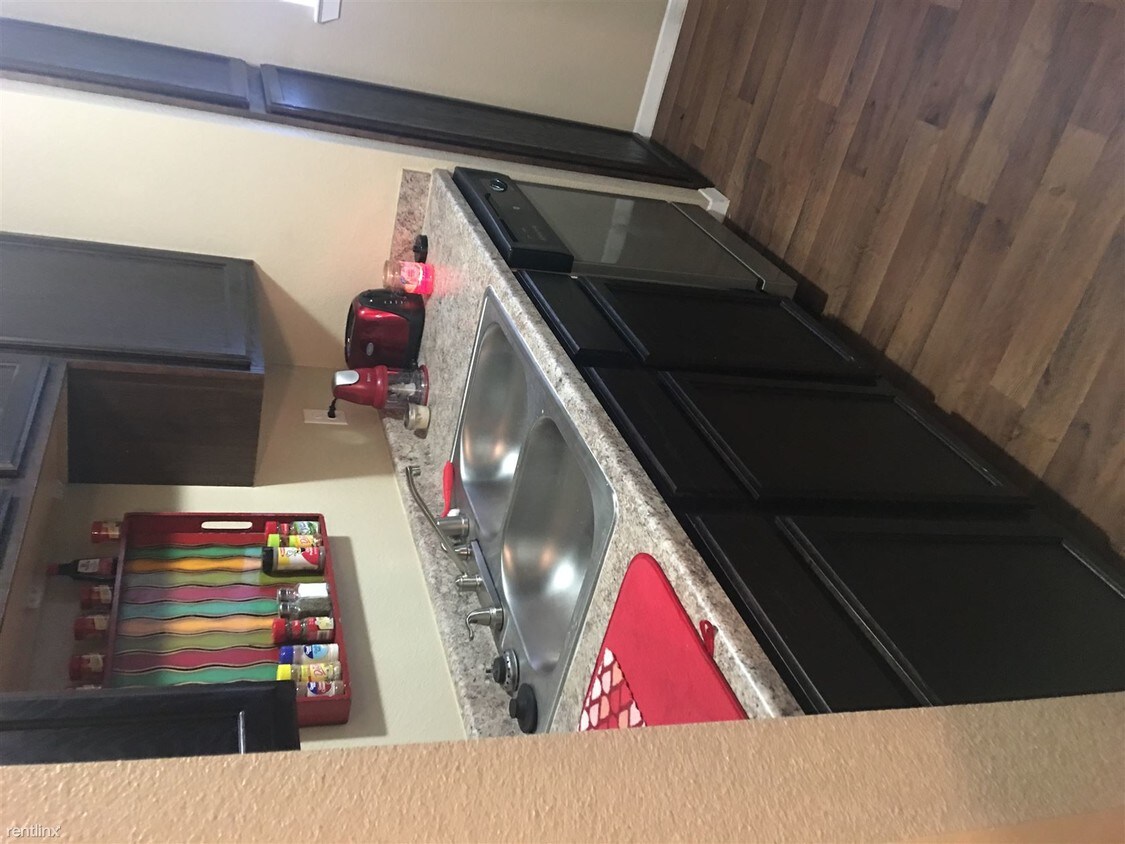 Foto principal - 4200 Seabury Dr