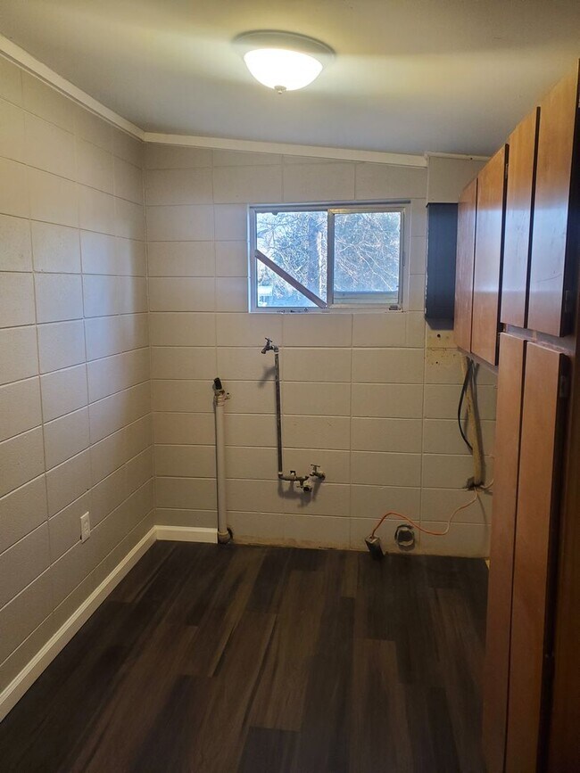 Foto del edificio - 419 Airport Rd