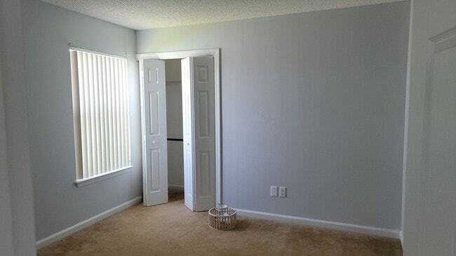 Building Photo - Nice 4/2 Home In Palm Coast