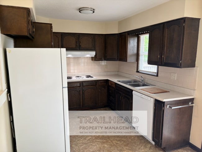 Building Photo - Spacious Living, Private Setting, Blue Springs Charm.