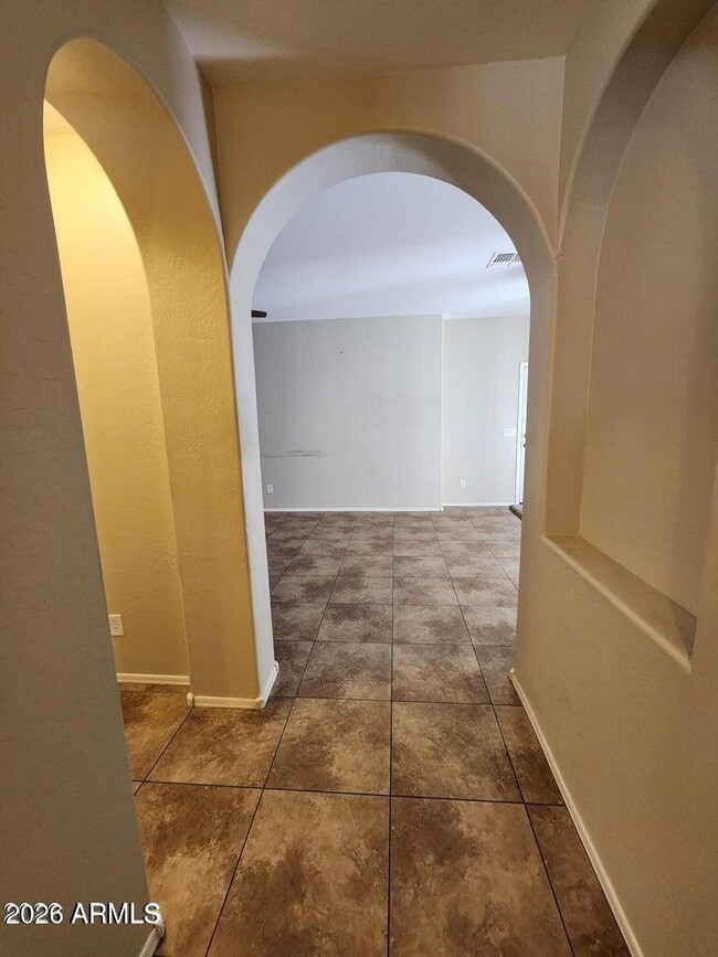 Building Photo - 3816 E Leslie Dr