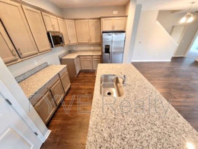 Building Photo - 10325 Tipperary Dr
