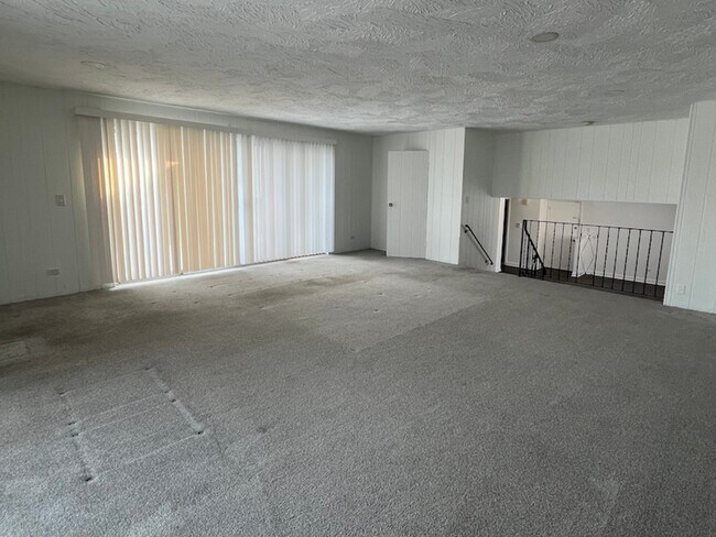 Foto del edificio - 10430 Michael Todd Terrace