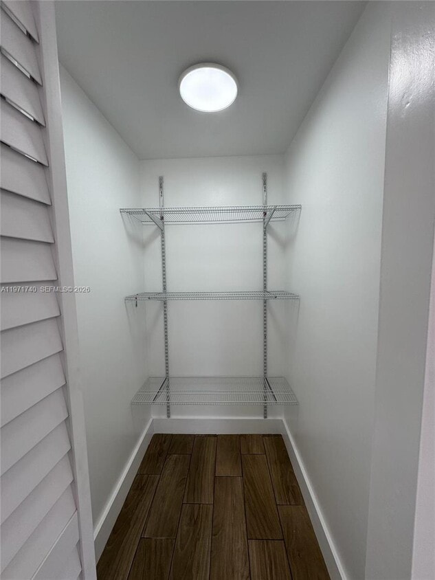 Foto del edificio - 617 NW 3rd Ave