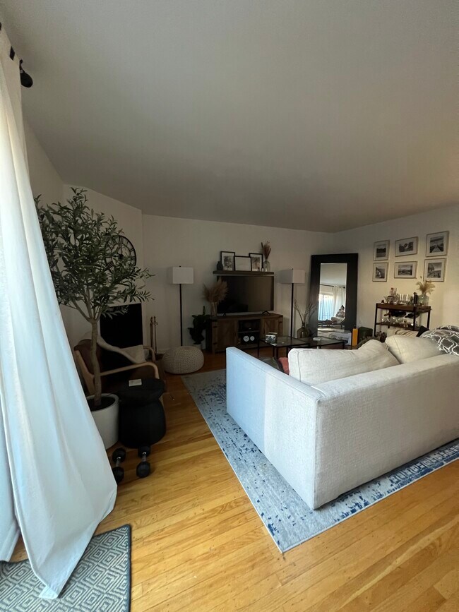 Foto del edificio - 523 S 2nd St