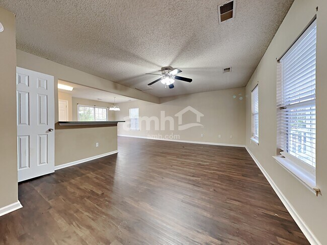 Building Photo - 526 Beverly Drive
