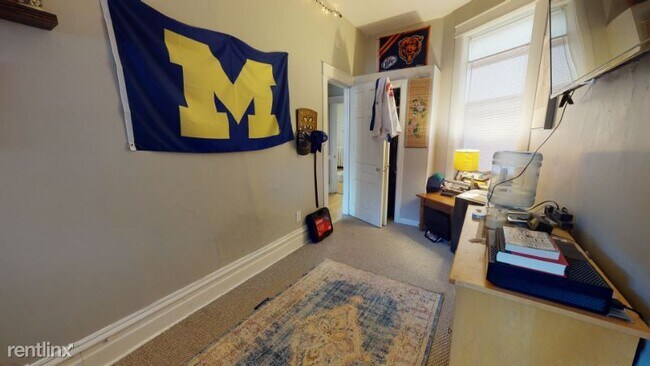 Building Photo - 2631 N Sheffield Ave