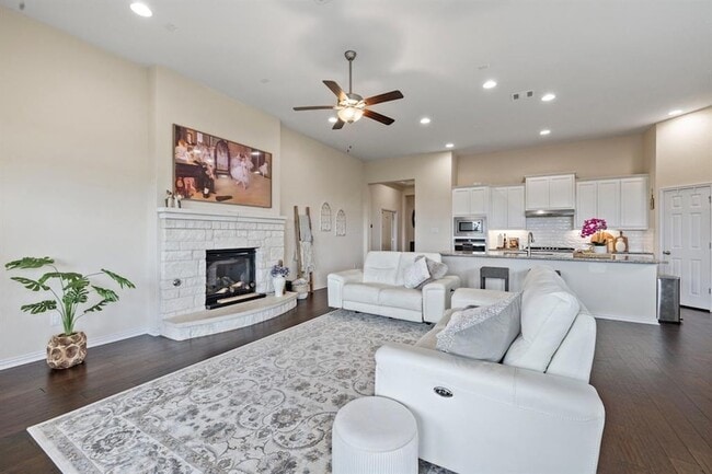 Building Photo - 7716 Pace Ravine Dr