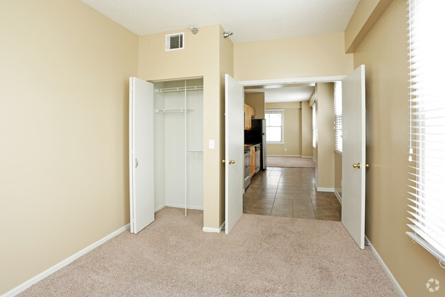 Bedroom - Kensington Tower Apartments