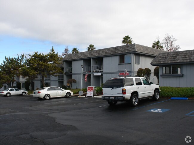 Building Photo - 27707 Mountain Meadow Rd