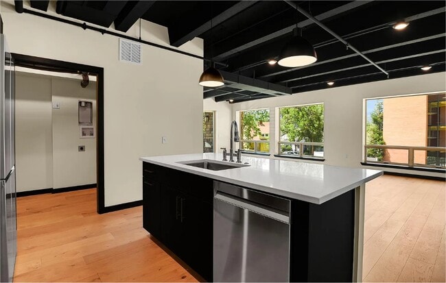 Foto del edificio - 20 Boulder Cres St