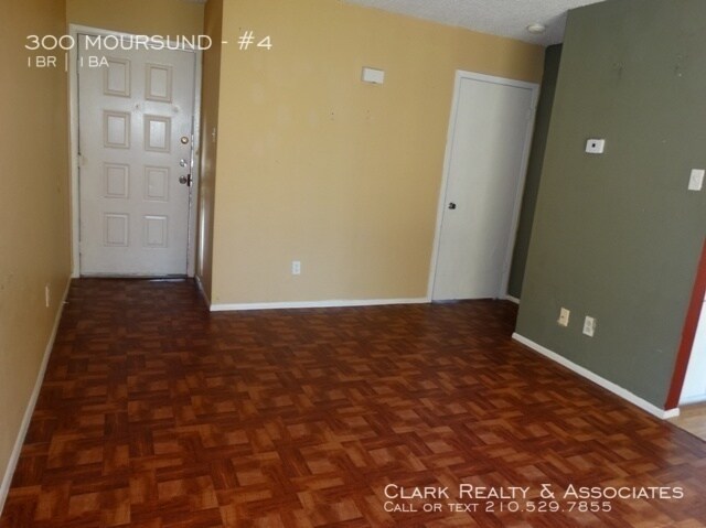 Foto del edificio - 300 Moursund Blvd. #4, San Antonio, TX. 78221